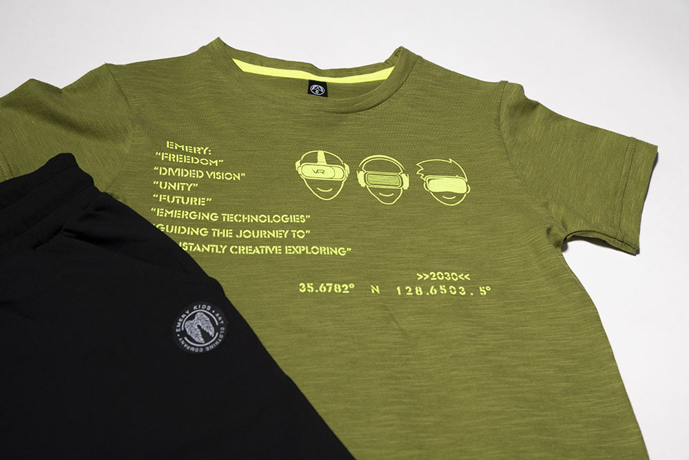 SET Blouse and Bermuda Shorts "Forward 2030"