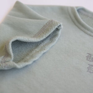 Комплект из блузки и шорт