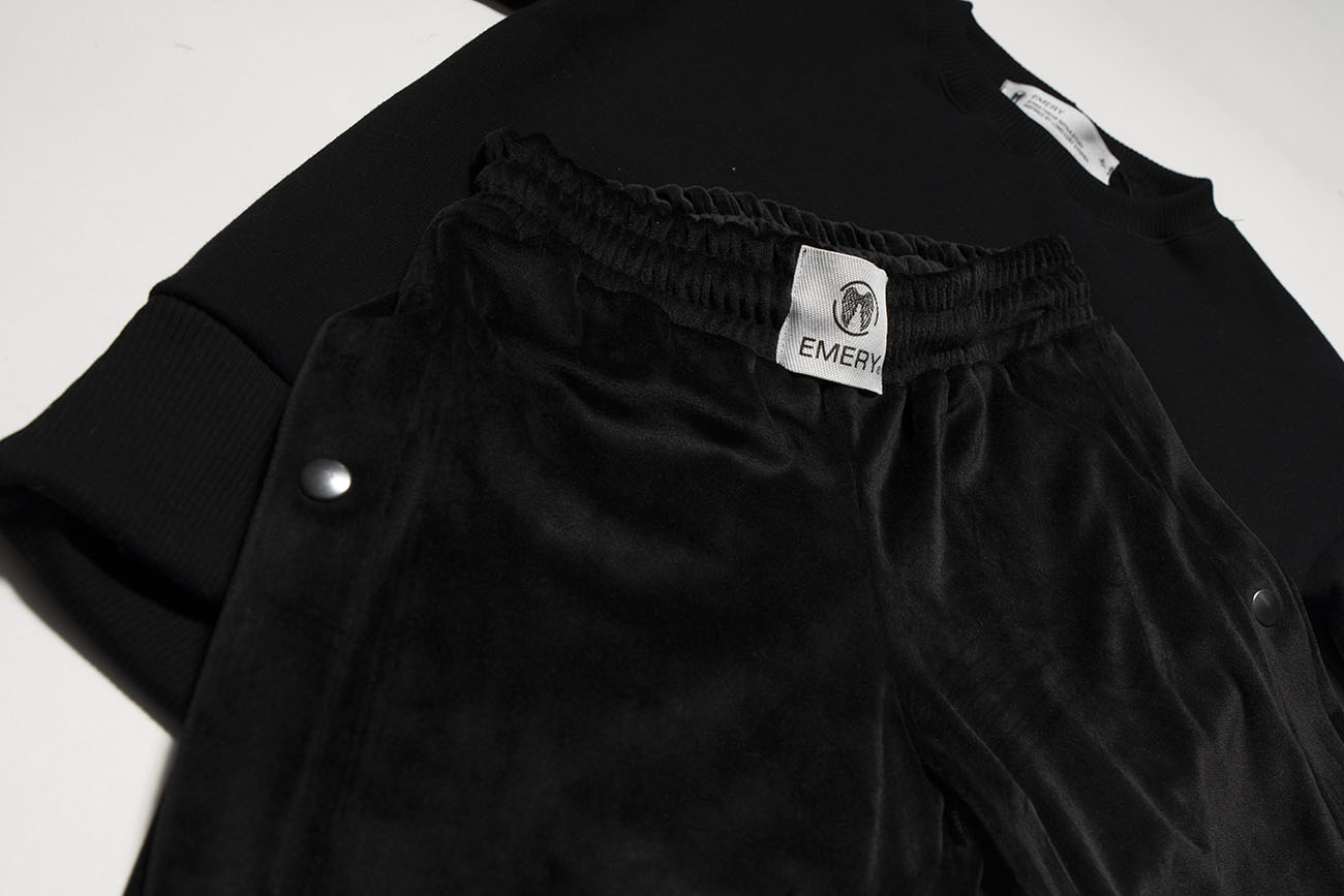 Черный трикотажный комплект "BULLS"