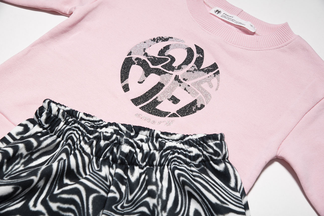 Комплект из свитшота и брюк "LOVE ME", розовый